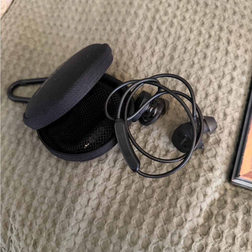 Bose Black Earbud Headphones